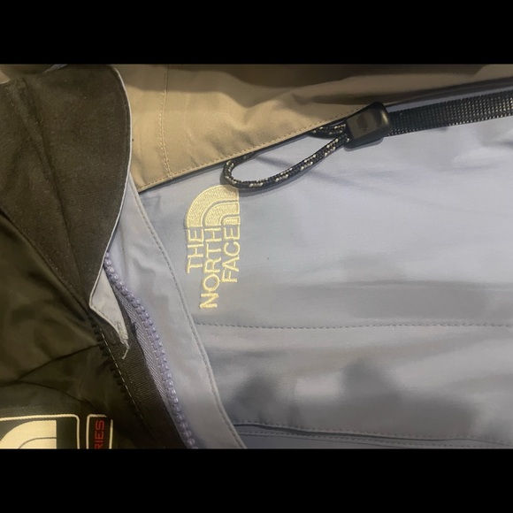 The North Face summit series Gore Tex jacket. Size small - Picture 3 of 6